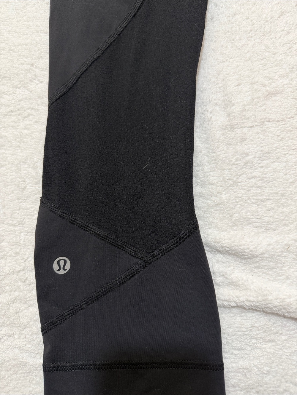 Lululemon Black Cropped Leggings - Picture 2 of 6